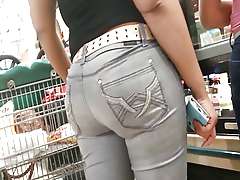 Black Milf Bubble Butt in Jeans - Candid